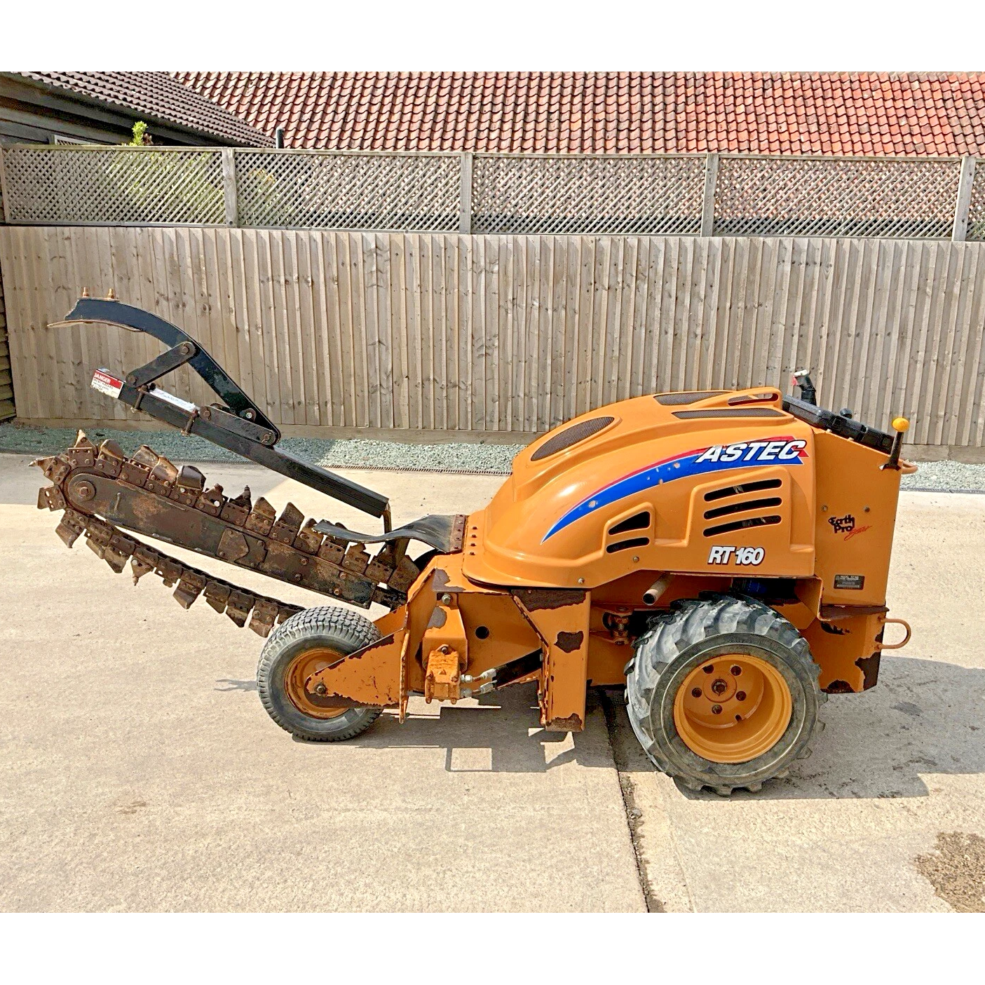 ASTEC RT160 SELF PROPELLED PEDESTRIAN TRENCHING MACHINE